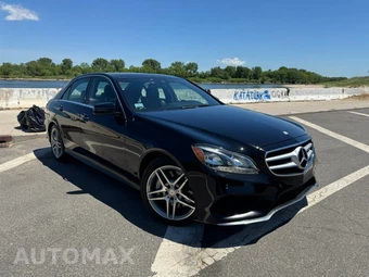 2014 Mercedes-Benz E 550 4MATIC Sedan - miniatura 3