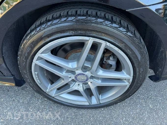 2014 Mercedes-Benz E 550 4MATIC Sedan - miniatura 36
