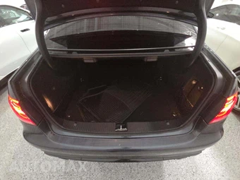 2014 Mercedes-Benz E 63 AMG 4MATIC Sedan - miniatura 14