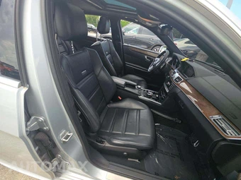 2014 Mercedes-Benz E 63 AMG 4MATIC Sedan - miniatura 18