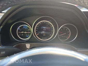 2014 Mercedes-Benz E 63 AMG 4MATIC Sedan - miniatura 9