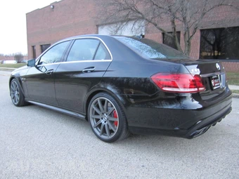 2014 Mercedes-Benz E-Class E63S AMG – miniatura 17