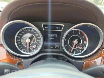 2014 Mercedes-Benz ML 63 AMG – miniatura 10