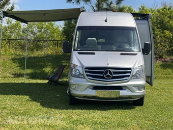 2014 Mercedes-Benz Sprinter 3500 Cab Chassis DRW - miniatura 2