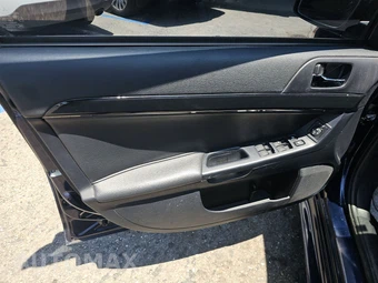 2014 Mitsubishi Lancer Ralliart Sedan - miniatura 9