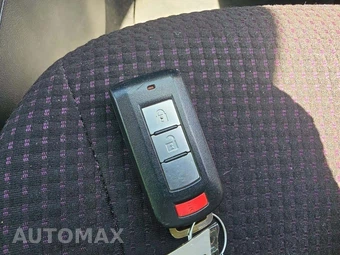 2014 Mitsubishi Mirage ES - miniatura 8
