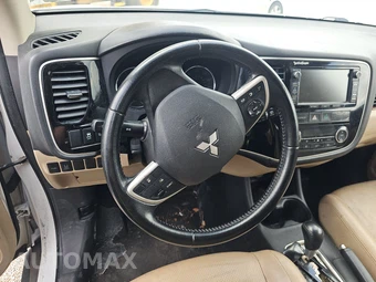 2014 Mitsubishi Outlander SE – miniatura 10