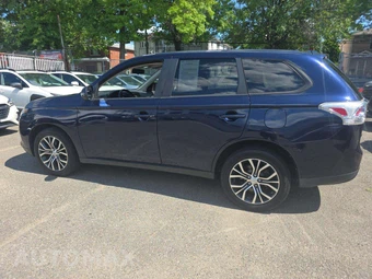 2014 Mitsubishi Outlander SE – miniatura 2