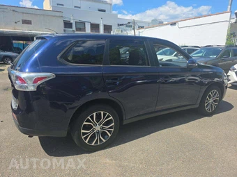 2014 Mitsubishi Outlander SE – miniatura 3