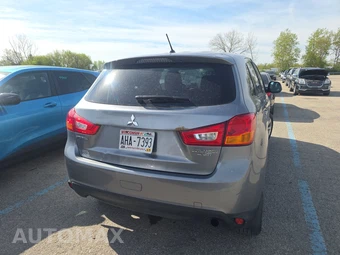 2014 Mitsubishi Outlander Sport ES – miniatura 5