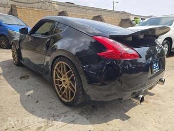 2014 Nissan 370Z Touring Coupe – miniatura 2