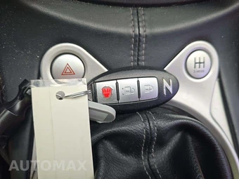2014 Nissan 370Z Touring Coupe – miniatura 8