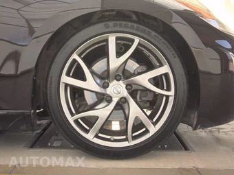 2014 Nissan 370Z Touring Coupe – miniatura 10