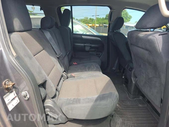 2014 Nissan Armada SV – miniatura 14