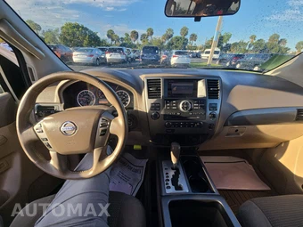 2014 Nissan Armada SV - miniatura 11