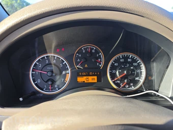 2014 Nissan Armada SV - miniatura 12
