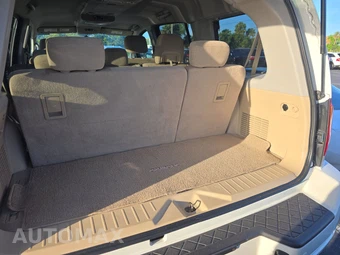2014 Nissan Armada SV - miniatura 17
