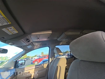2014 Nissan Armada SV - miniatura 18