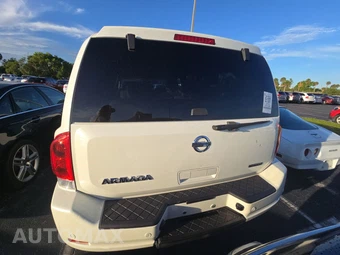 2014 Nissan Armada SV - miniatura 5
