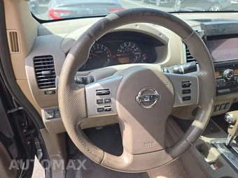 2014 Nissan Frontier SV Crew Cab Medium Bed – miniatura 10