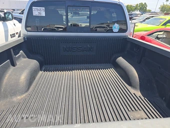 2014 Nissan Frontier SV Crew Cab Medium Bed - miniatura 17