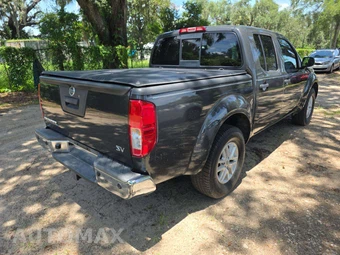 2014 Nissan Frontier SV Crew Cab Medium Bed – miniatura 3