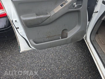 2014 Nissan Frontier SV Crew Cab Medium Bed – miniatura 9