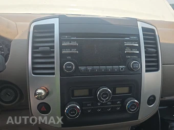 2014 Nissan Frontier SV Crew Cab Medium Bed – miniatura 11