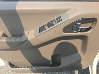 2014 Nissan Frontier SV Crew Cab Medium Bed – miniatura 9