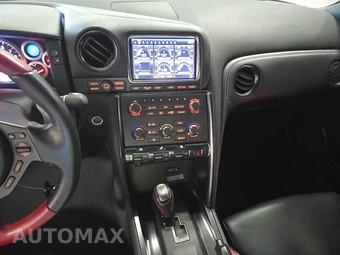 2014 Nissan GT-R Black Edition - miniatura 11
