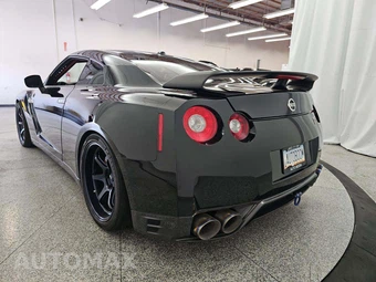 2014 Nissan GT-R Black Edition - miniatura 2