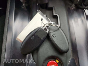 2014 Nissan GT-R Black Edition - miniatura 8