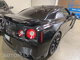 2014 Nissan GT-R Premium - miniatura 3