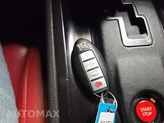 2014 Nissan GT-R Premium - miniatura 8