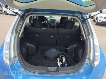 2014 Nissan LEAF S – miniatura 11