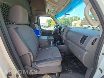 2014 Nissan NV2500 HD Cargo SV High Roof 146.1" WB - miniatura 17