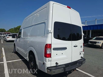 2014 Nissan NV2500 HD Cargo SV High Roof 146.1" WB - miniatura 2