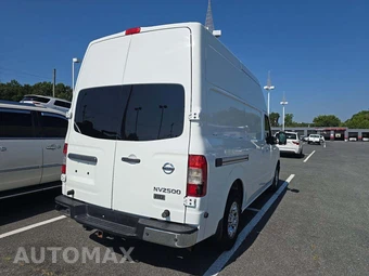 2014 Nissan NV2500 HD Cargo SV High Roof 146.1" WB - miniatura 3