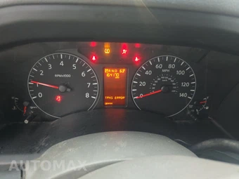 2014 Nissan NV3500 HD Passenger SL 146.1" WB - miniatura 12
