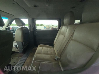 2014 Nissan NV3500 HD Passenger SL 146.1" WB - miniatura 13