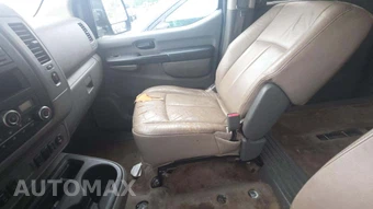 2014 Nissan NV3500 HD Passenger SL 146.1" WB - miniatura 24