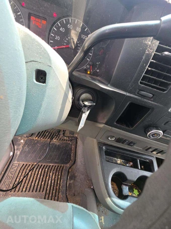 2014 Nissan NV3500 HD Passenger SV 146.1" WB - miniatura 8