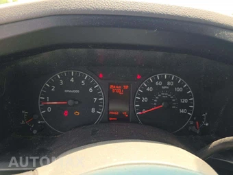 2014 Nissan NV3500 HD Passenger SV 146.1" WB - miniatura 9