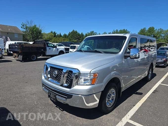 2014 Nissan NV3500 HD Passenger SV 146.1" WB