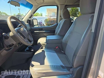 2014 Nissan NV3500 HD Passenger SV 146.1" WB - miniatura 6