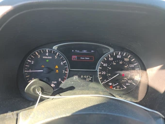 2014 Nissan Pathfinder Hybrid SV – miniatura 12