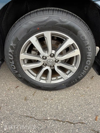 2014 Nissan Pathfinder S - miniatura 23