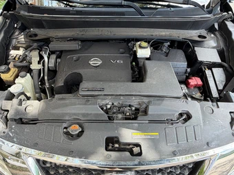2014 Nissan Pathfinder S - miniatura 25
