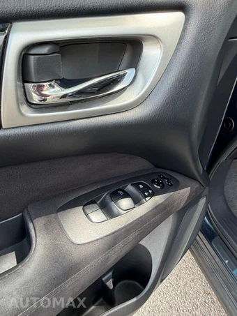 2014 Nissan Pathfinder S - miniatura 26