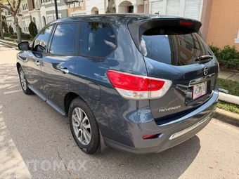 2014 Nissan Pathfinder S - miniatura 3